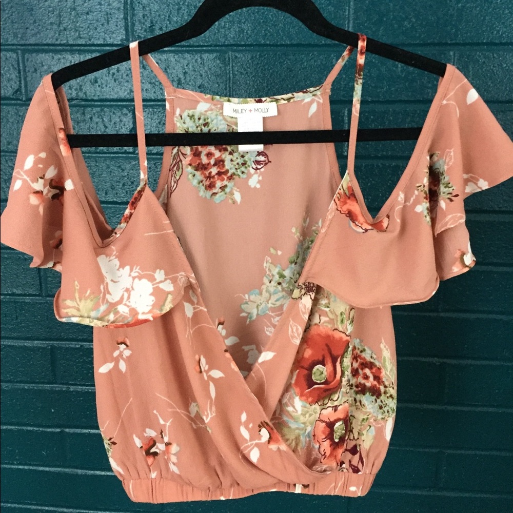 Miley + Molly Off the Shoulder V Neck Crop Top M